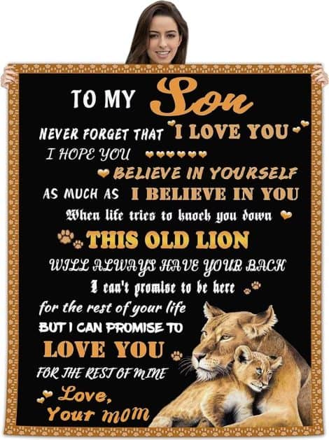 “Personalized Lion Son Cozy Throw Blanket: KEAGBERW Mom Love Letter, Perfect Gift for Birthday, Christmas, Thanksgiving.”